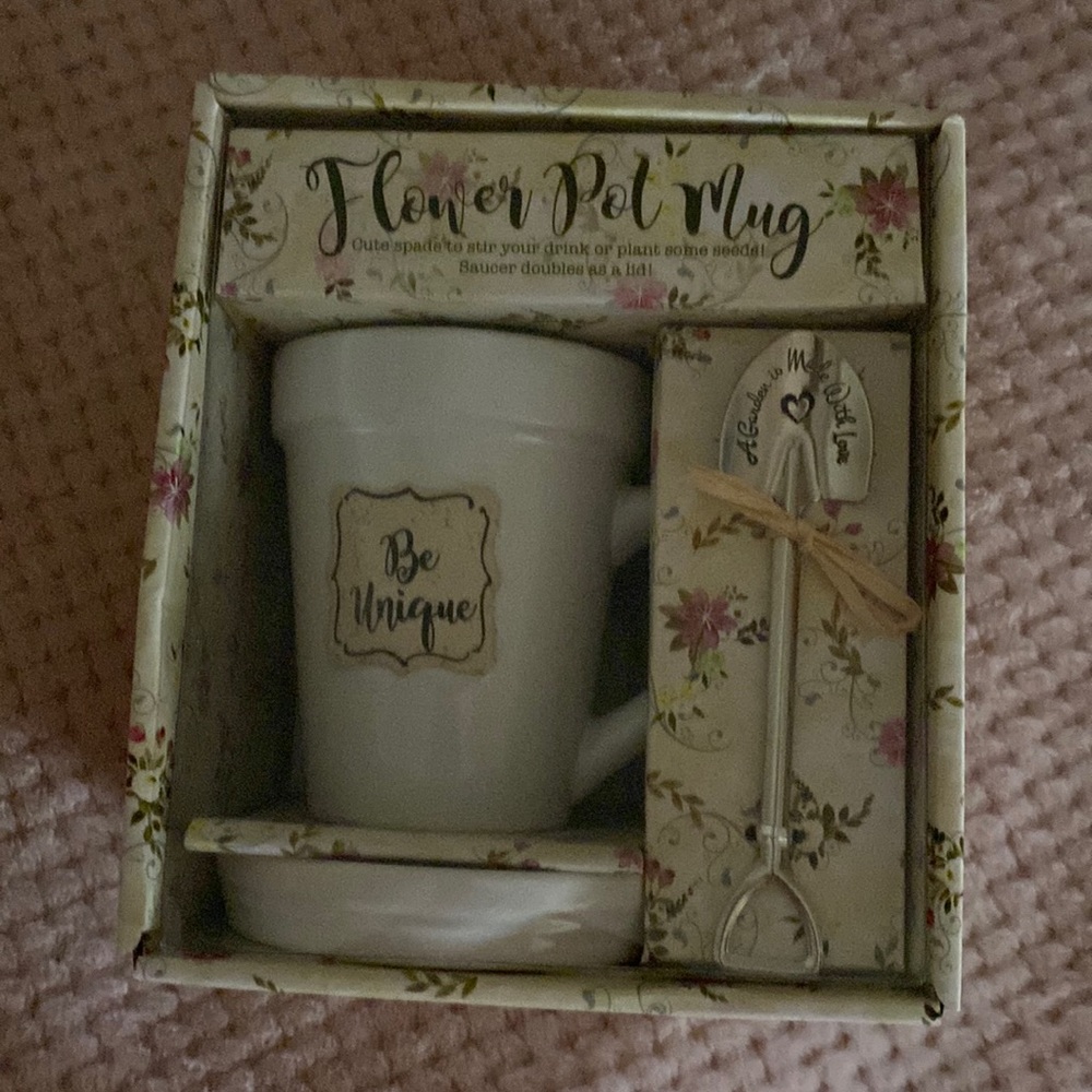 Flower pot Mug new with out tags 🫖🌸14 ounce